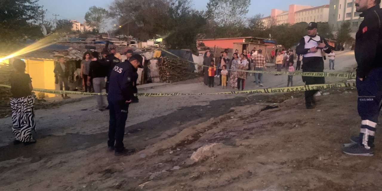 İki Aile Arasında Çıkan Silahlı Kavgada Hamile Kadın Öldü, Bebeği Kurtarıldı