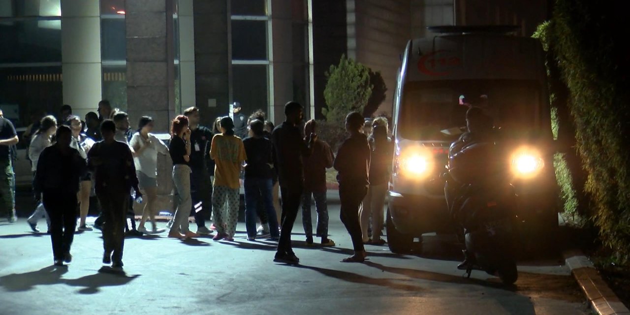 Küçükmece'de Yurtta Kalan Öğrenciler Yedikleri Yemekten Zehirlendi