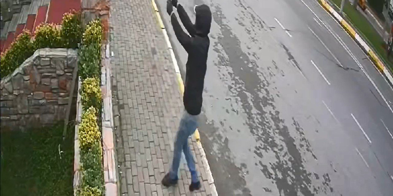 Küçükçekmece'de Uzun Namlulu Silahlarla Restoranı Tarayanlar Yakalandı