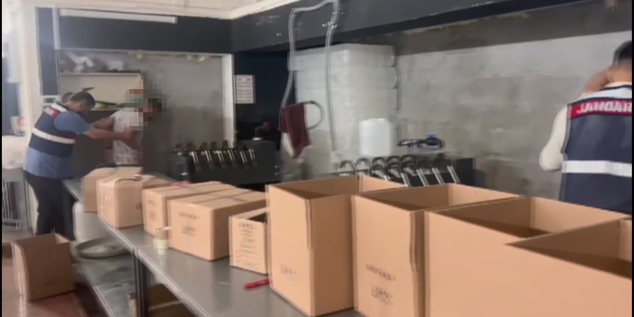 Jandarmadan Kaçak Alkol Operasyonu: 7 Gözaltı