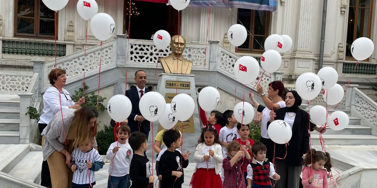 Cumhuriyet’in 100’üncü Yılında 100 Bin Anaokulu Öğrencisi Beyaz Balon Uçurdu