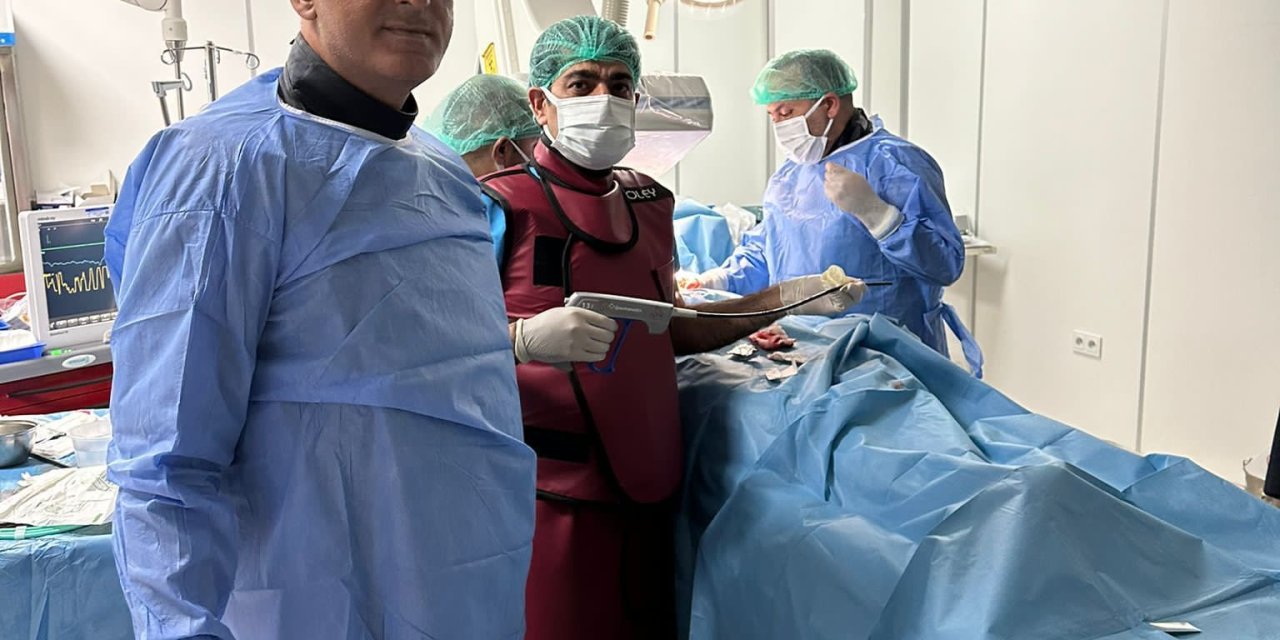 Mardin'de, Hastanın Şok Veren Kırık Kalp Pili Kablosu Ameliyatla Çıkarıldı