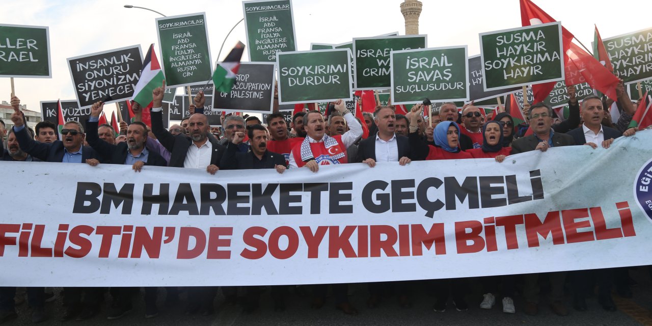 Eğitim-bir-sen'den İsrail'e Yürüyüşlü Protesto