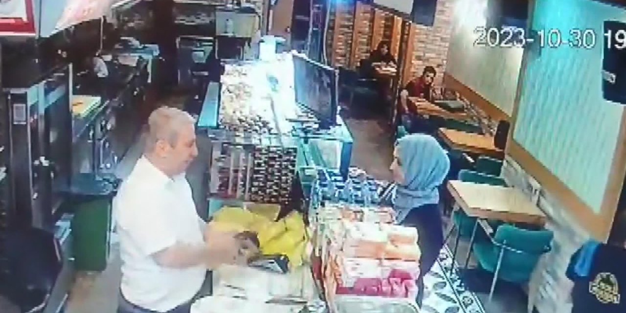Pendik'te Önce Hesabı Ödedi; Sonra Yan Masadaki Çantayı Çaldı