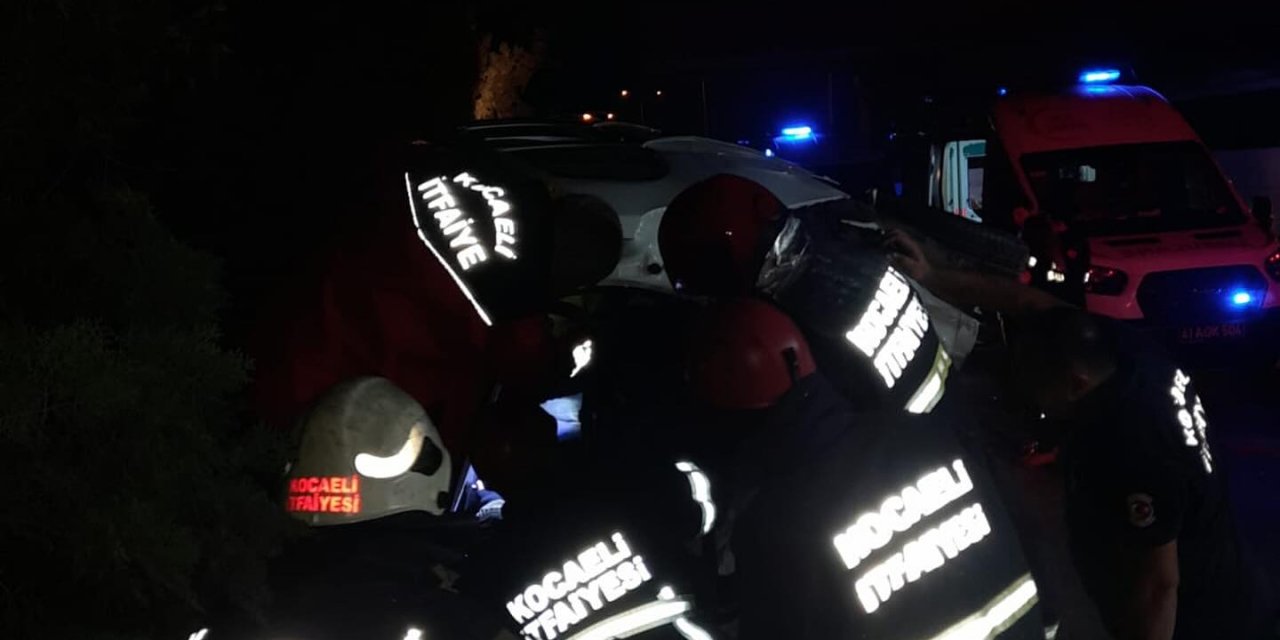 İşçi Servisi, Otomobile Çarptı: 14 Yaralı