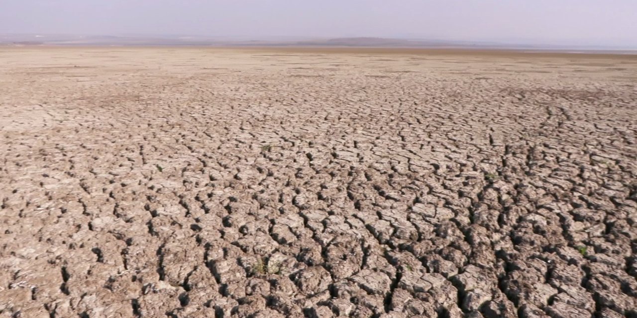Büyükçekmece Gölü Kuruyor, Artık İstanbul'a Su Verilmiyor