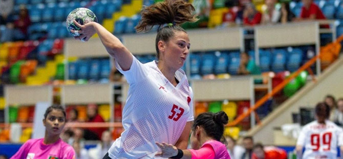 Rizeli Milli hentbolcu Ayşenur Sormaz, İtalya'ya transfer oldu