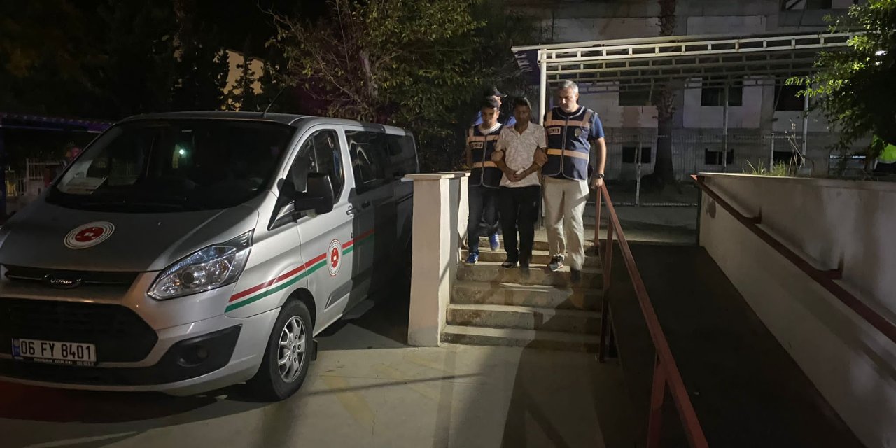 Mersin'de 3 Kişiyi Öldüren Şüpheli İle Azmettirici Babası Tutuklandı