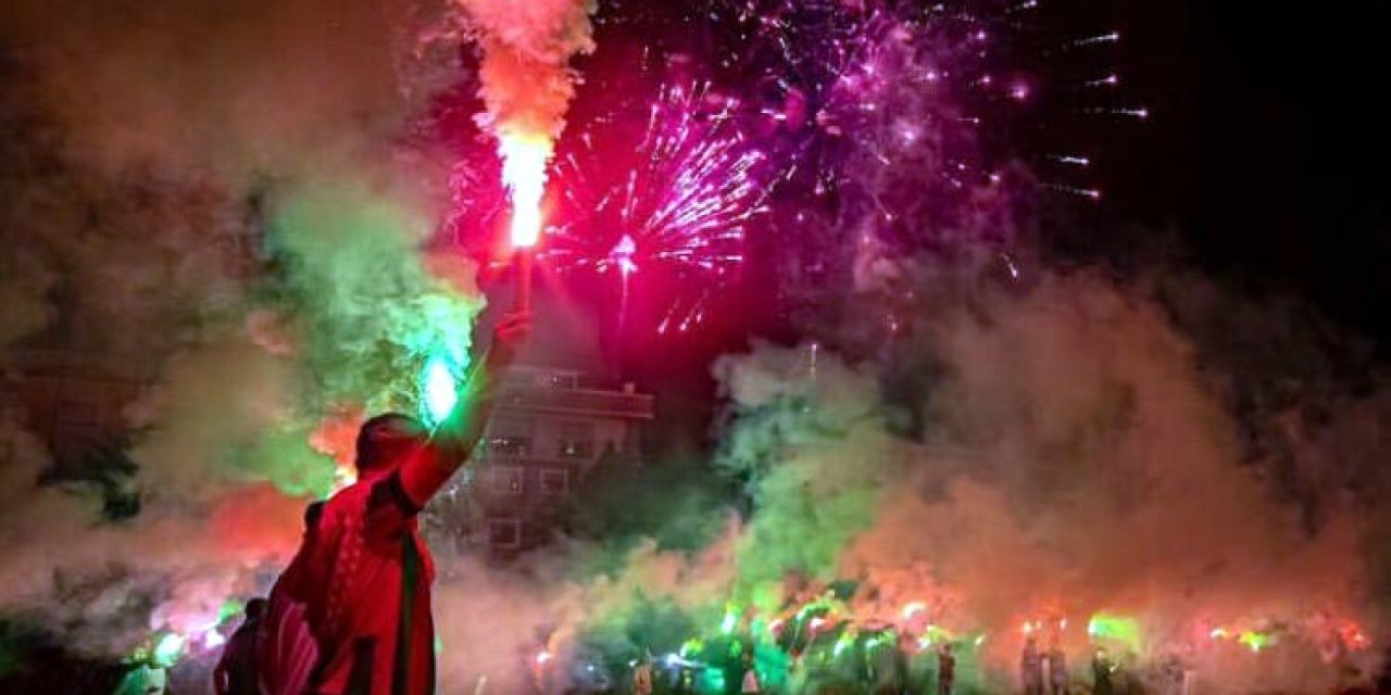 Karşıyaka'da Protestolu Kutlama