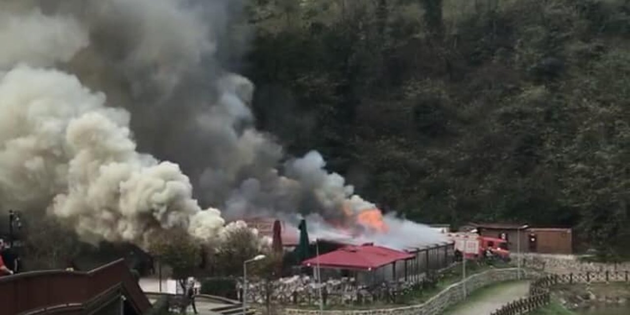 Sera Gölü Kıyısındaki Sosyal Tesis Yandı