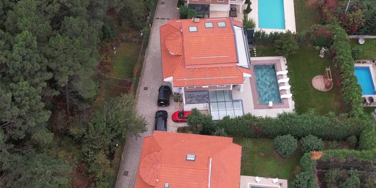 Polat Çiftinine Ait Araçlar Emniyete Götürülüyor-1