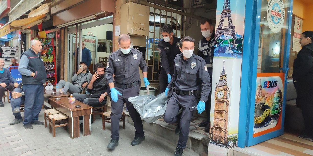 Huzurevine Götürmek İçin Gelen Görevlilerce Tüfekle Vurulmuş Cesedi Bulundu