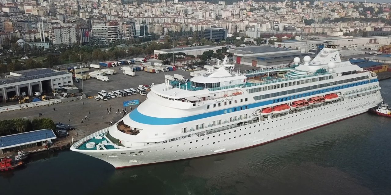 Samsun’a İlk Kruvaziyer 861 Yolcu Getirdi