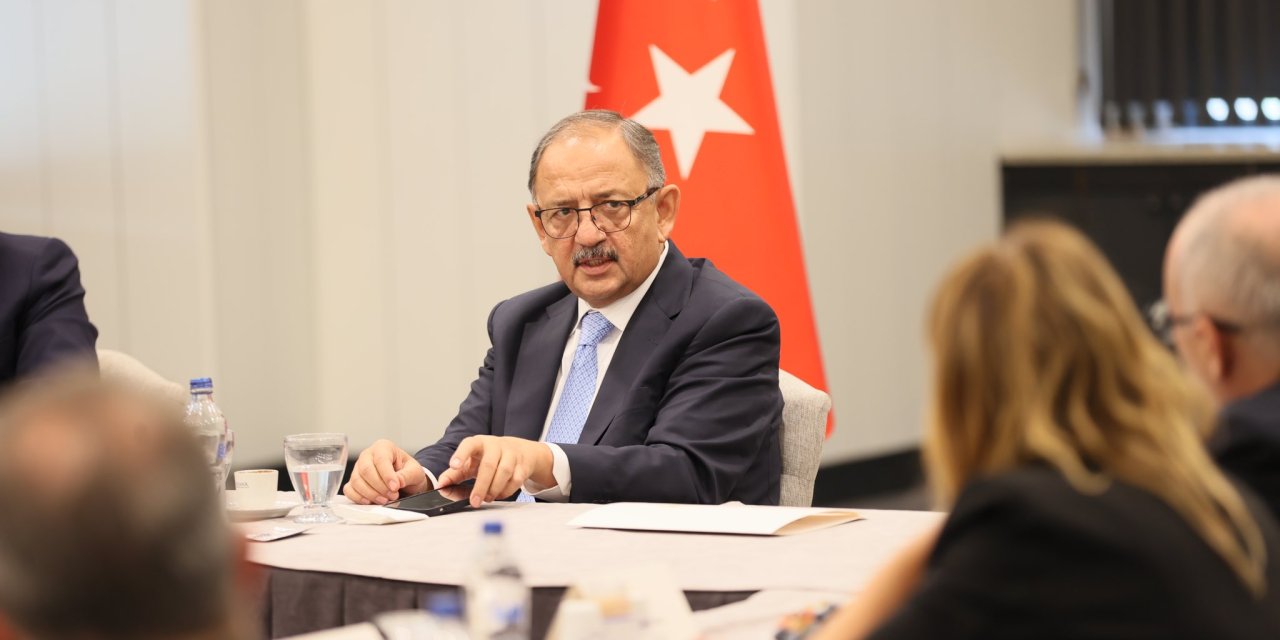 Bakan Özhaseki, Çevre Komisyonu Üyeleriyle Görüştü