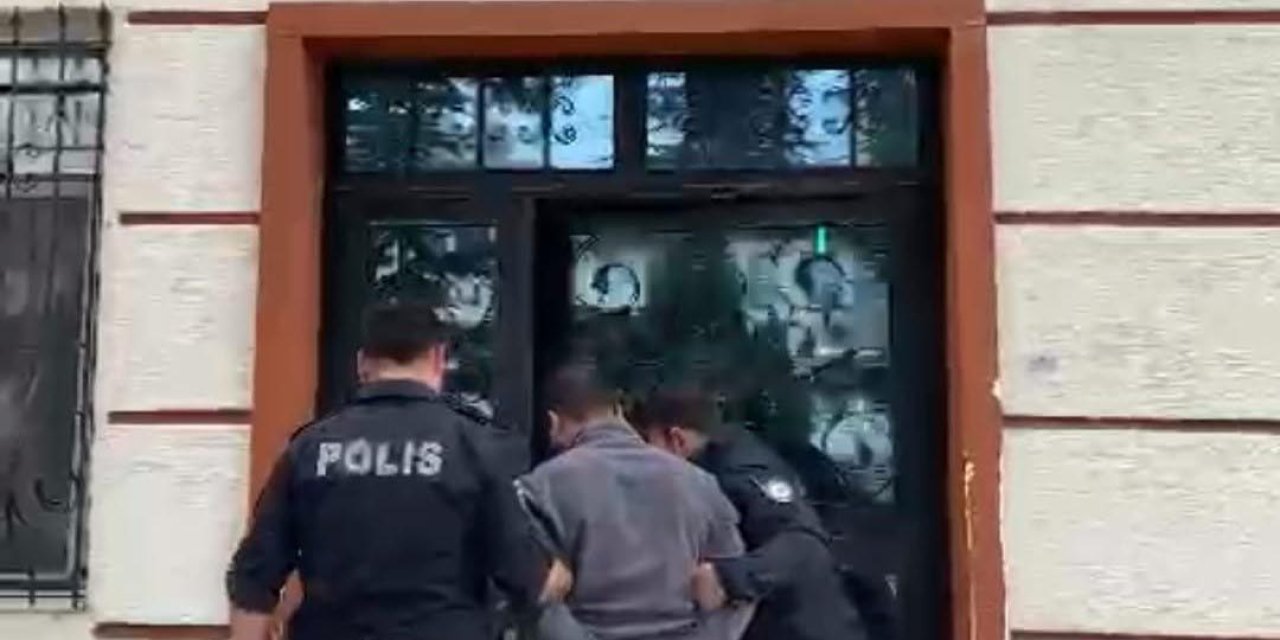 Kendini Polis Olarak Tanıtıp Dolandıran Şüpheli Tutuklandı