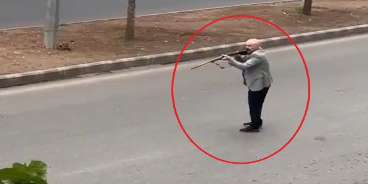 Av Tüfeğiyle Sokağa Çıkıp Tehditler Savurdu, Gözaltına Alındı