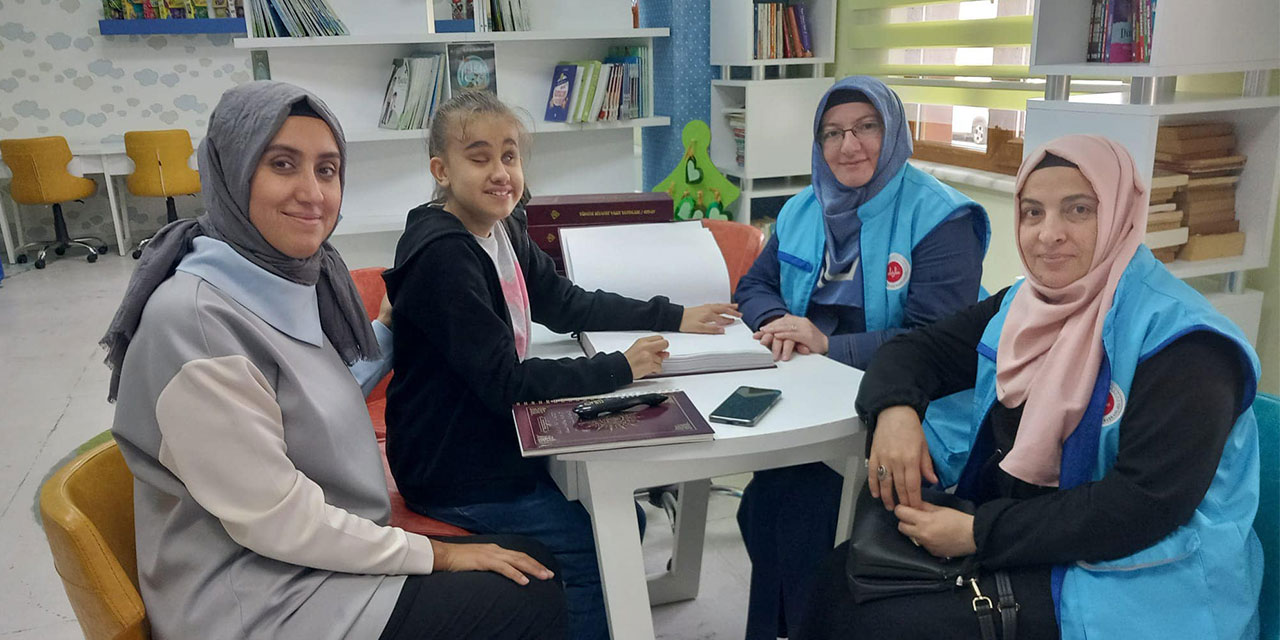 Görme engelli Yaren, Braille alfabeli Kur’an-ı Kerim’e kavuştu