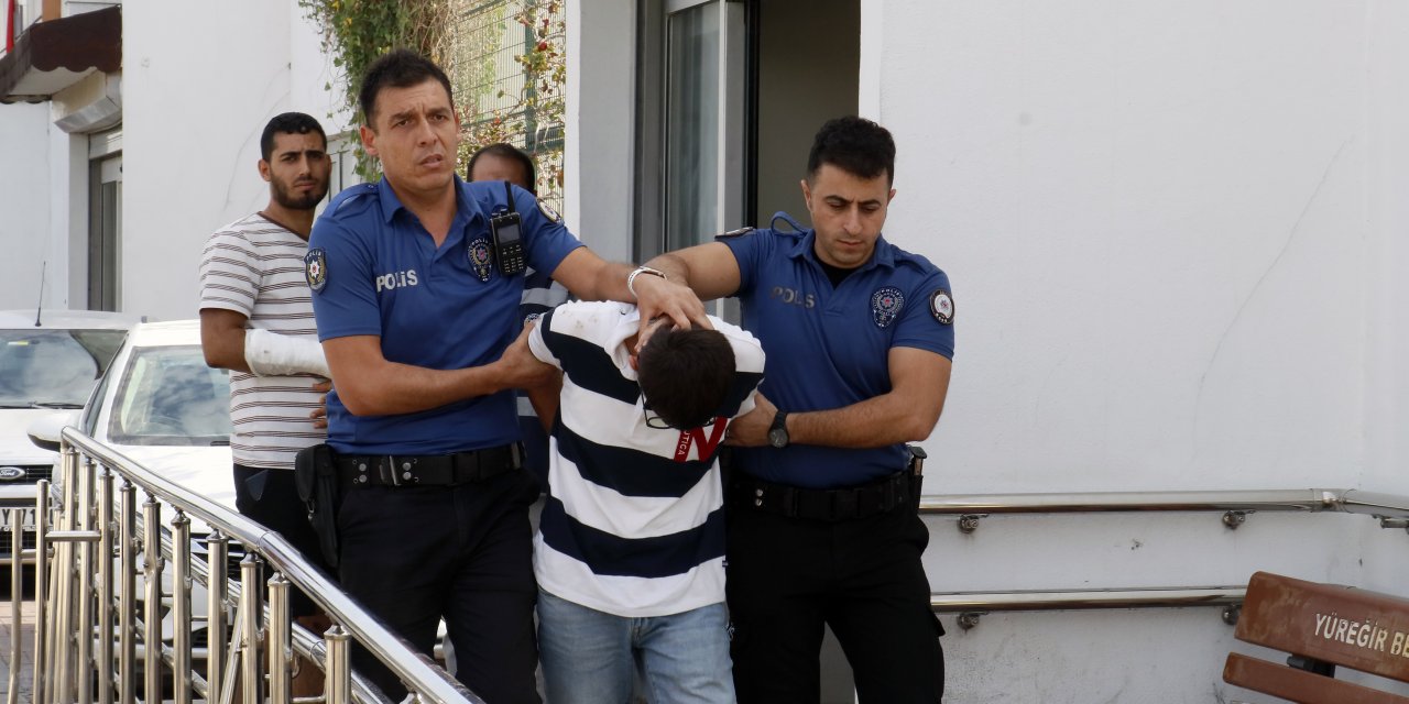 Öğretmeni Döven Taksicinin 6 Suç Kaydı Çıktı; Savunmasında 'Kendine Zarar Vermiş Olabilir' Dedi