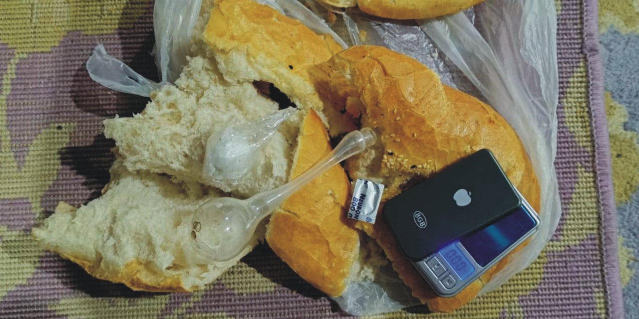 Ekmeğin Arasından Uyuşturucu Çıktı