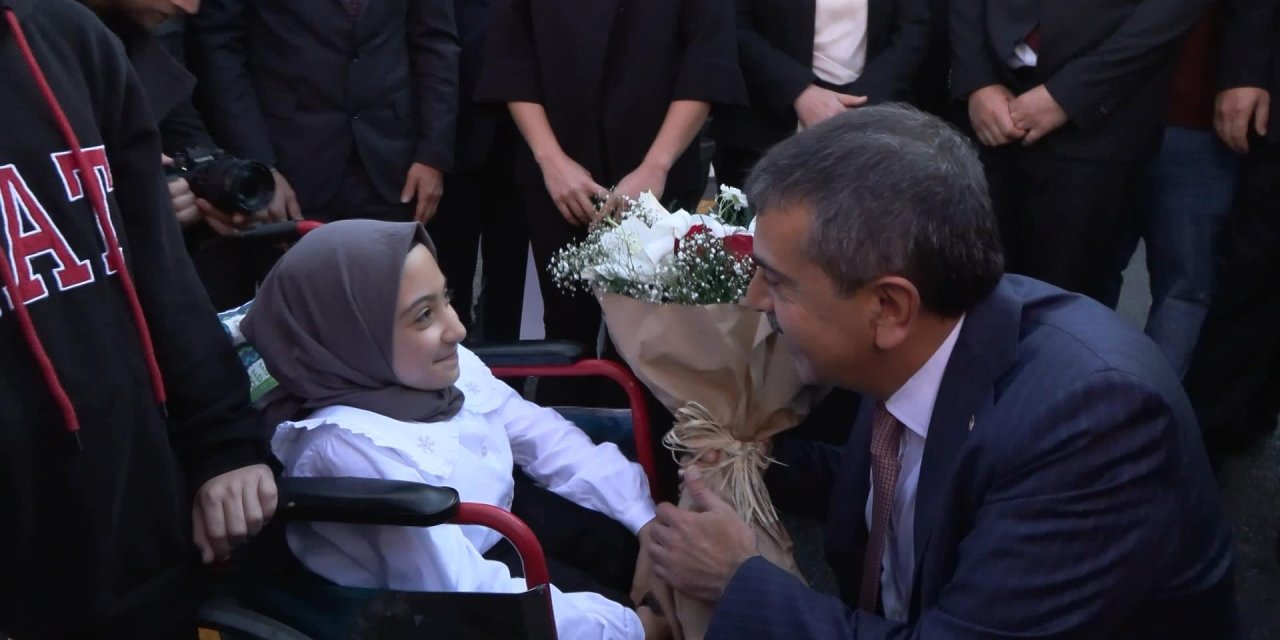 Bakan Tekin Sultangazi'de Toplu Açılış Ve Temel Atma Töreni'ne Katıldı