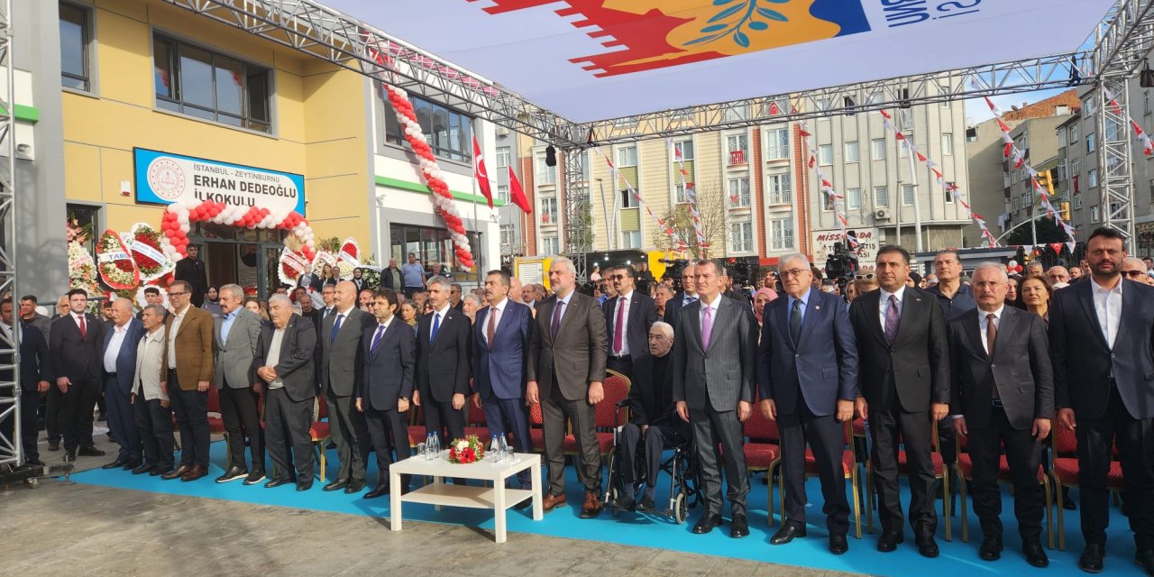 Bakan Tekin: Bu Ülkenin Eğitim Yükünü Hep Beraber Sırtlanalım