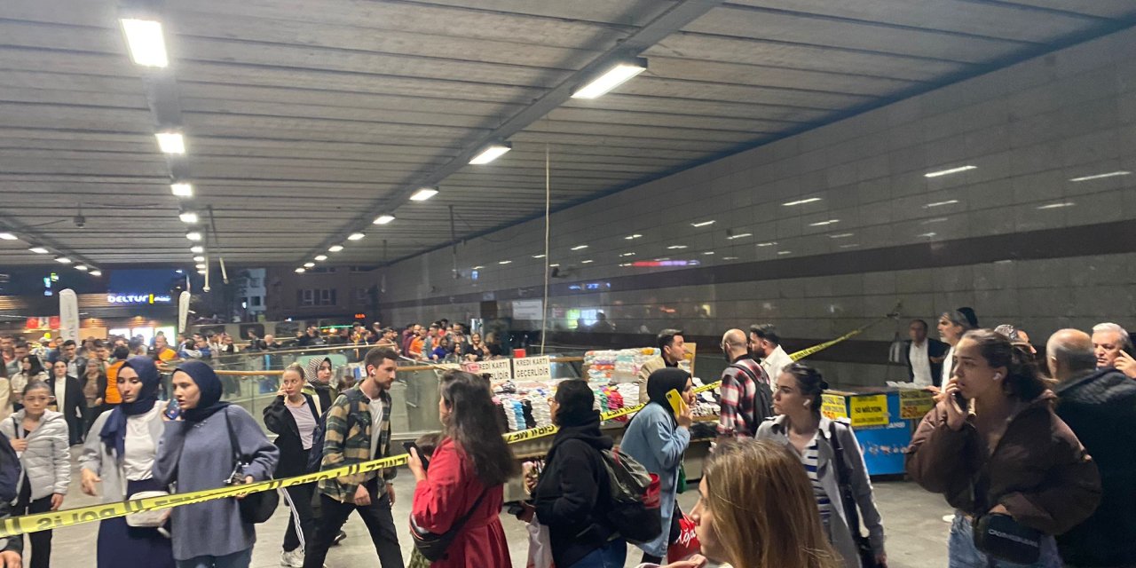 Mecidiyeköy Metrobüs Durağında Şüpheli Paket Alarmı - 1