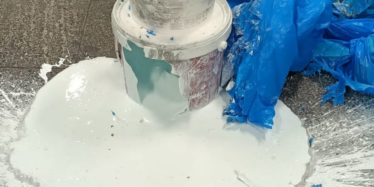 Mecidiyeköy Metrobüs Durağındaki Şüpheli Paket Fünye İle Patlatıldı - 2