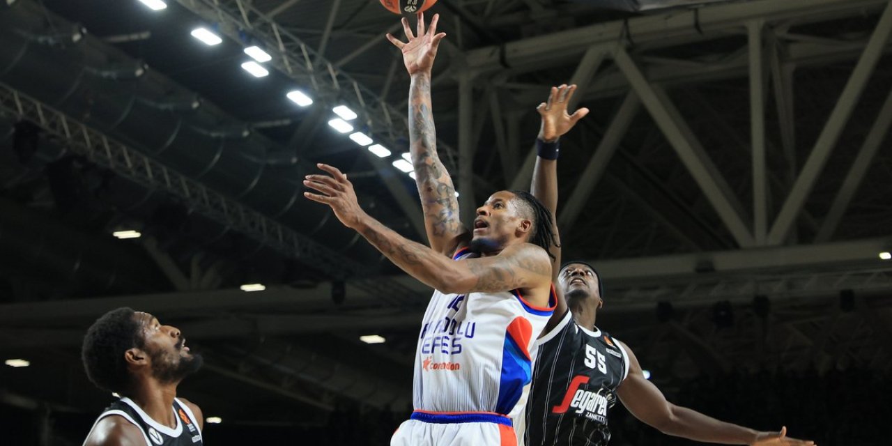 Virtus Bologna - Anadolu Efes: 93-81