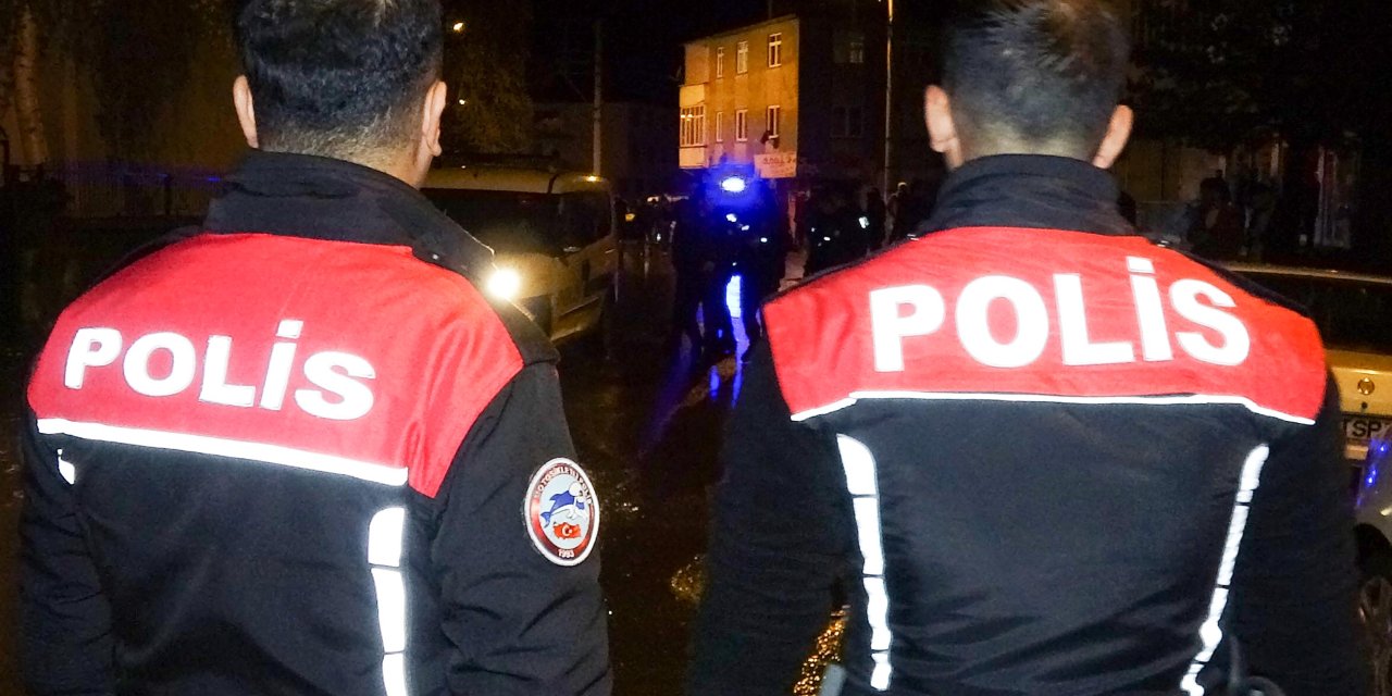 Kendisine 'Hırsız' Diyen Kişiyi Ailesinin Gözü Önünde Bıçakladı