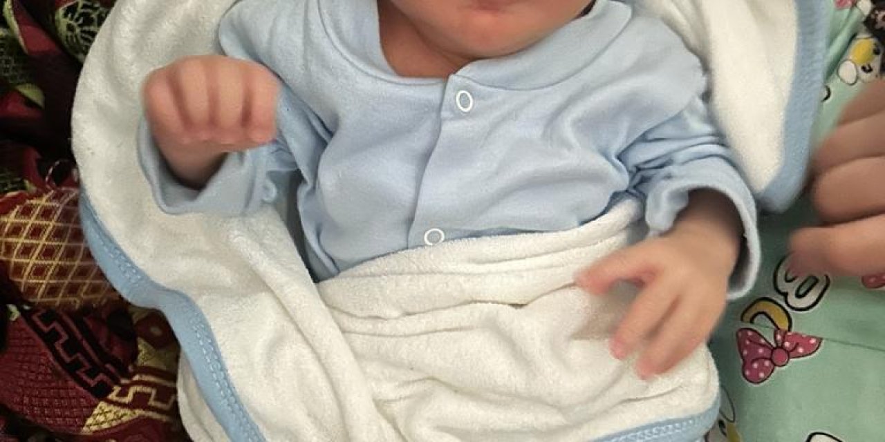 İşgal Altındaki Gazze’deki Barınakta Doğan ‘Adem’ Bebek Mucizesi