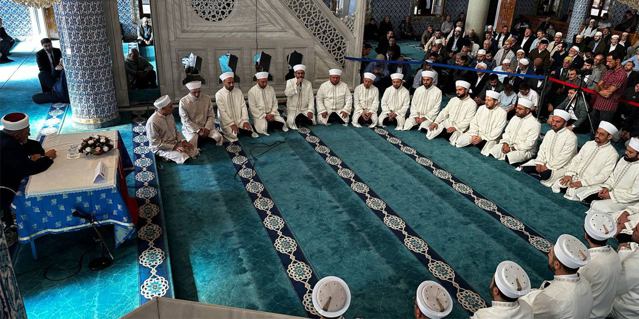 Rize Müftü Yusuf Karali Dini Yüksek İhtisas Merkezi 4. Dönem Aşere Takrib Kursu İcazet Merasimi Yapıldı