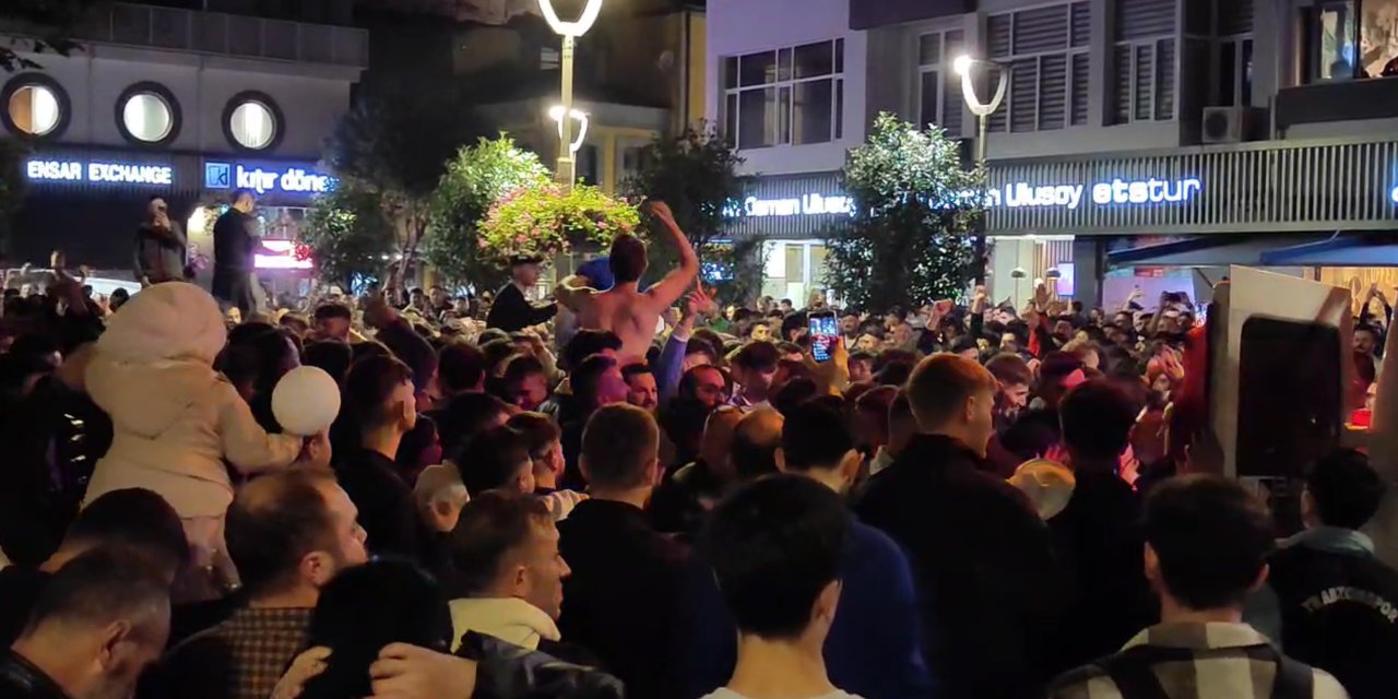 Trabzonspor’un Tarihi Fenerbahçe Zaferine Coşkulu Kutlama