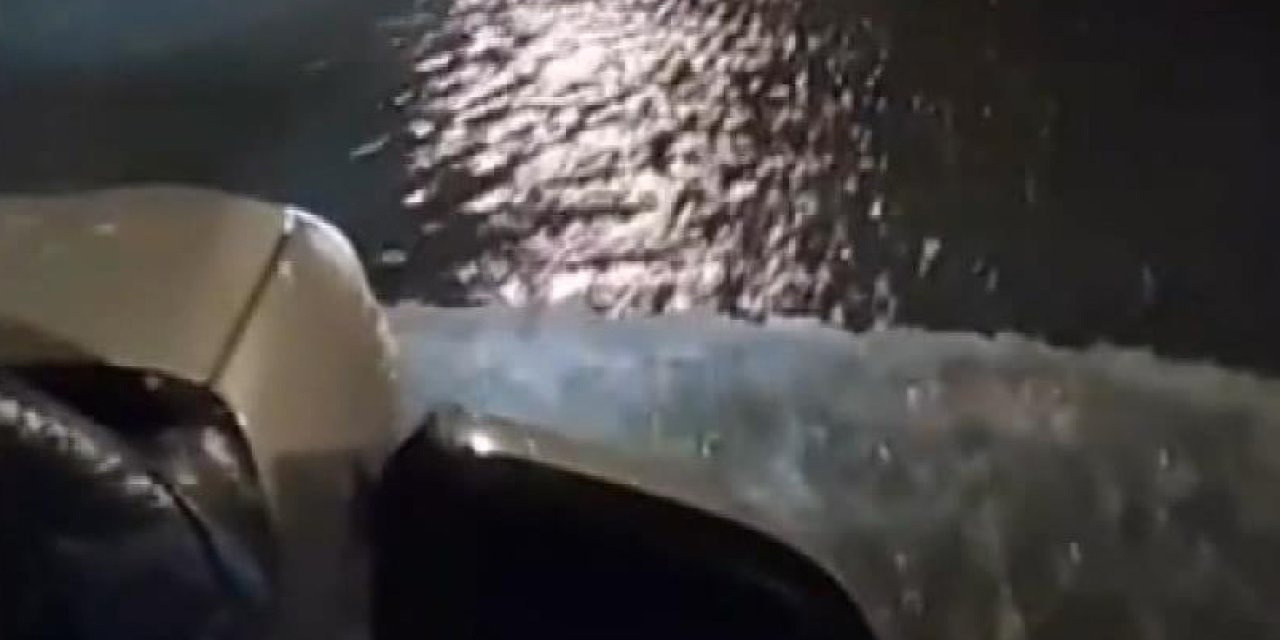 İstanbul'da Yağış Başladı; Silivri'de Yollar Göle Döndü