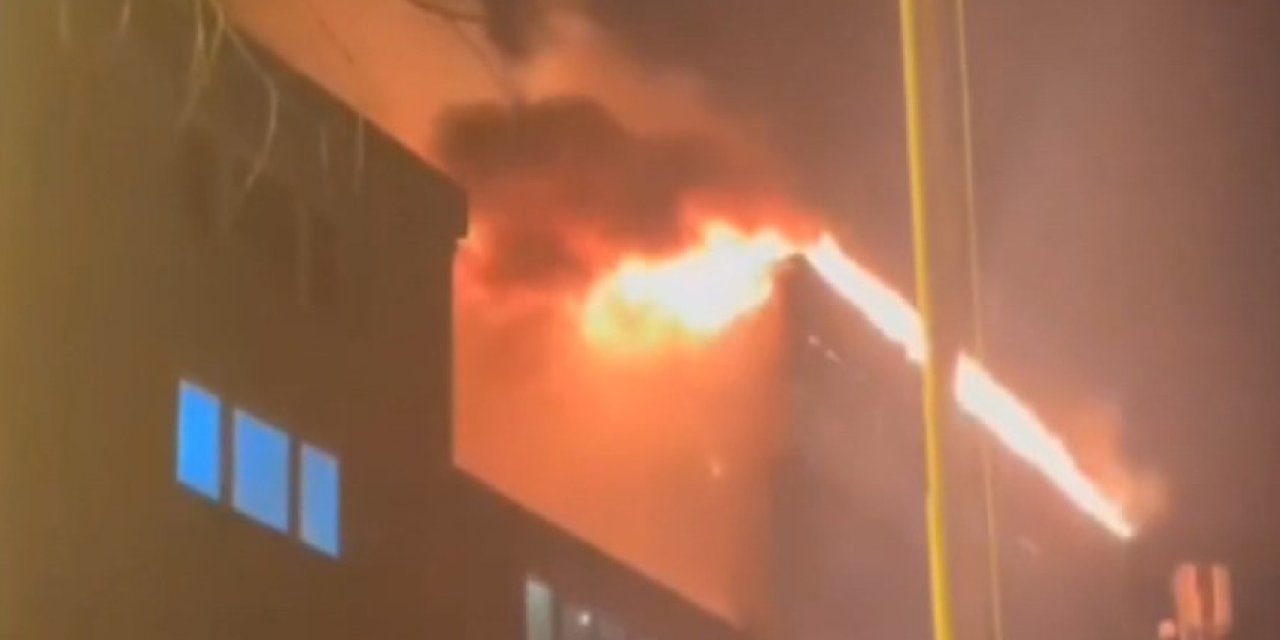 Şişli'de 7 Katlı Binanın Çatı Katında Yangın