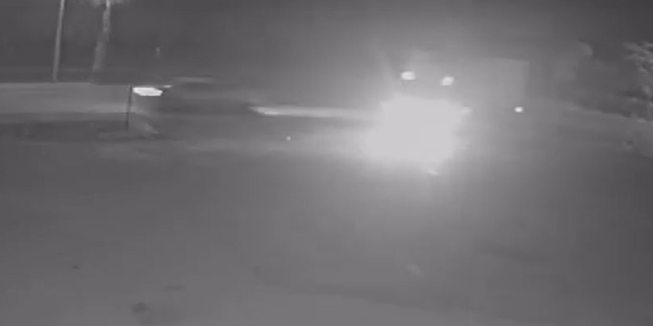 Otomobilin Tır'a Çarptığı Kaza Kamerada; 1 Yaralı