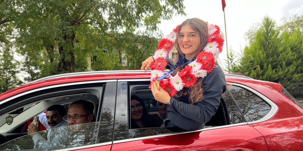 Dünya Şampiyonu Nesrin Baş’a Memleketinde Coşkulu Karşılama