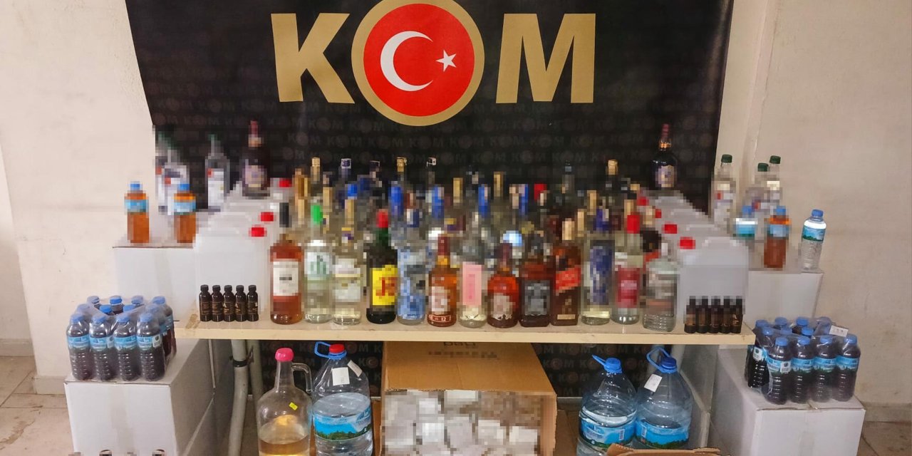 İzmir'de Gümrük Kaçağı Dolgu, Botoks Ürünü İle Alkol Ele Geçti