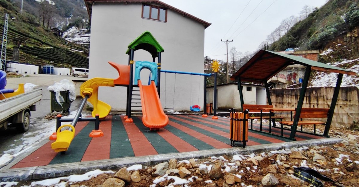 Rize’de 44 Köye Daha Çocuk Oyun Parkı Yapıldı