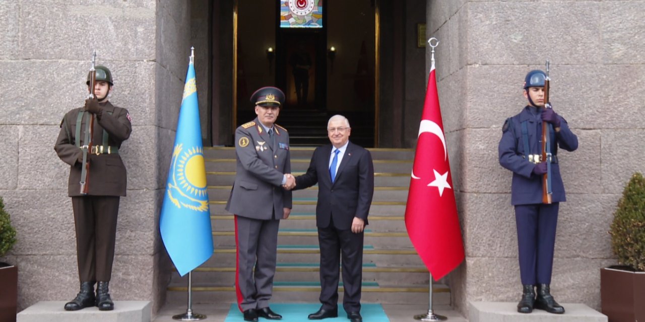 Bakan Güler, Kazakistan Savunma Bakanı Jaksilikov İle Görüştü