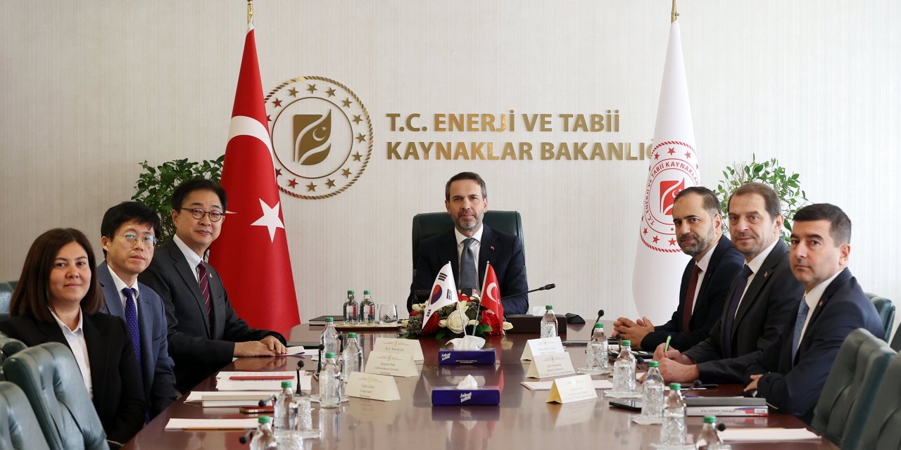 Bakan Bayraktar, Kore Cumhuriyeti Ankara Büyükelçisi Lee'yi Kabul Etti