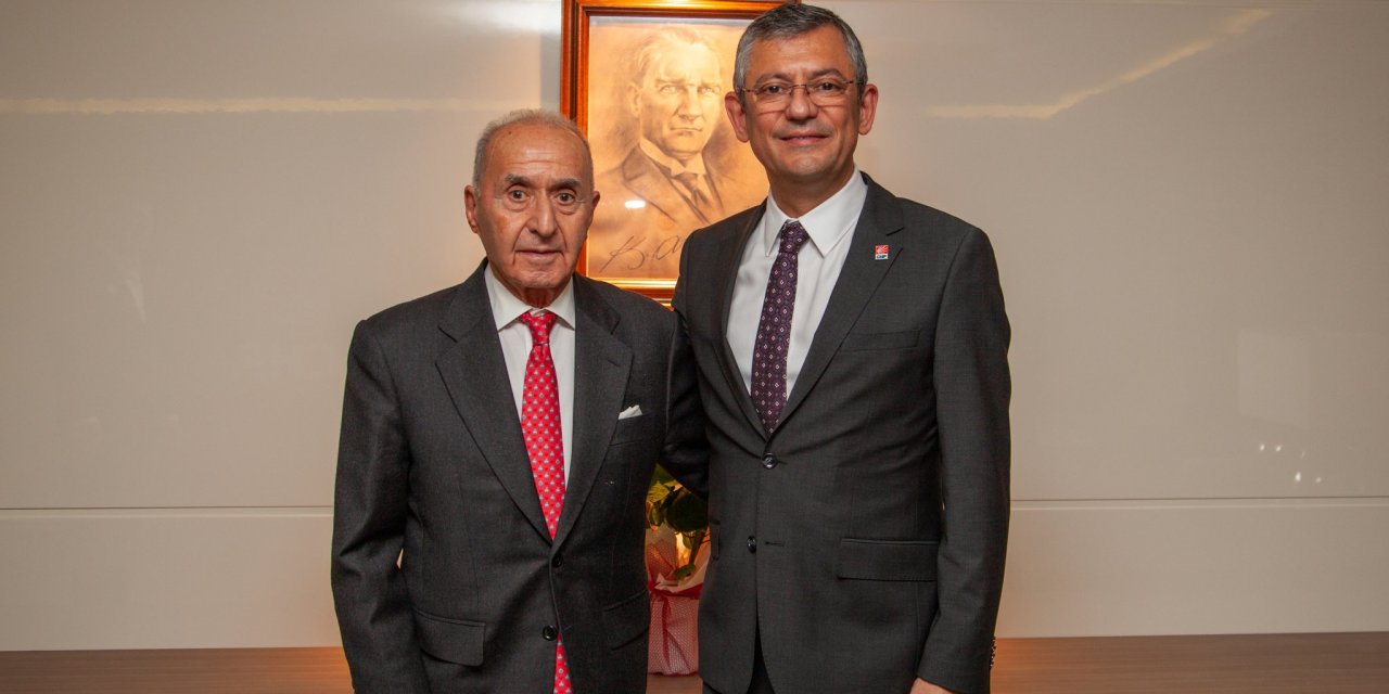 Chp Eski Genel Başkanı Hikmet Çetin, Özgür Özel'i Ziyaret Etti
