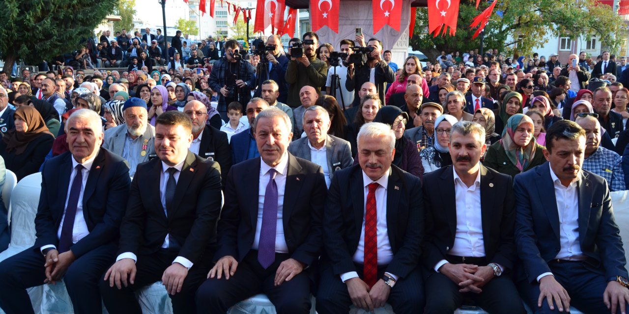 Hulusi Akar: Eli Kanlı Netanyahu, Masum İnsanları Vurmaktan Çekinmiyor