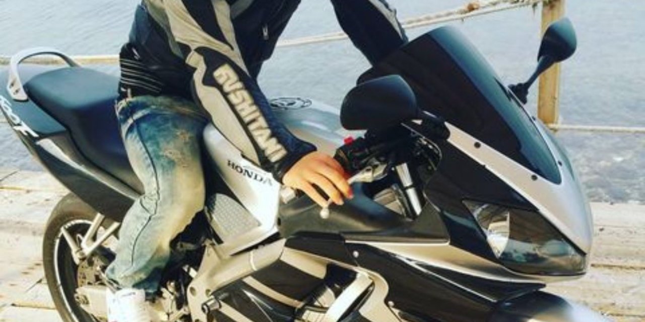 Yüksekova'da Minibüs İle Motosiklet Çarpıştı; Özel Harekat Polisi Yaşamını Yitirdi