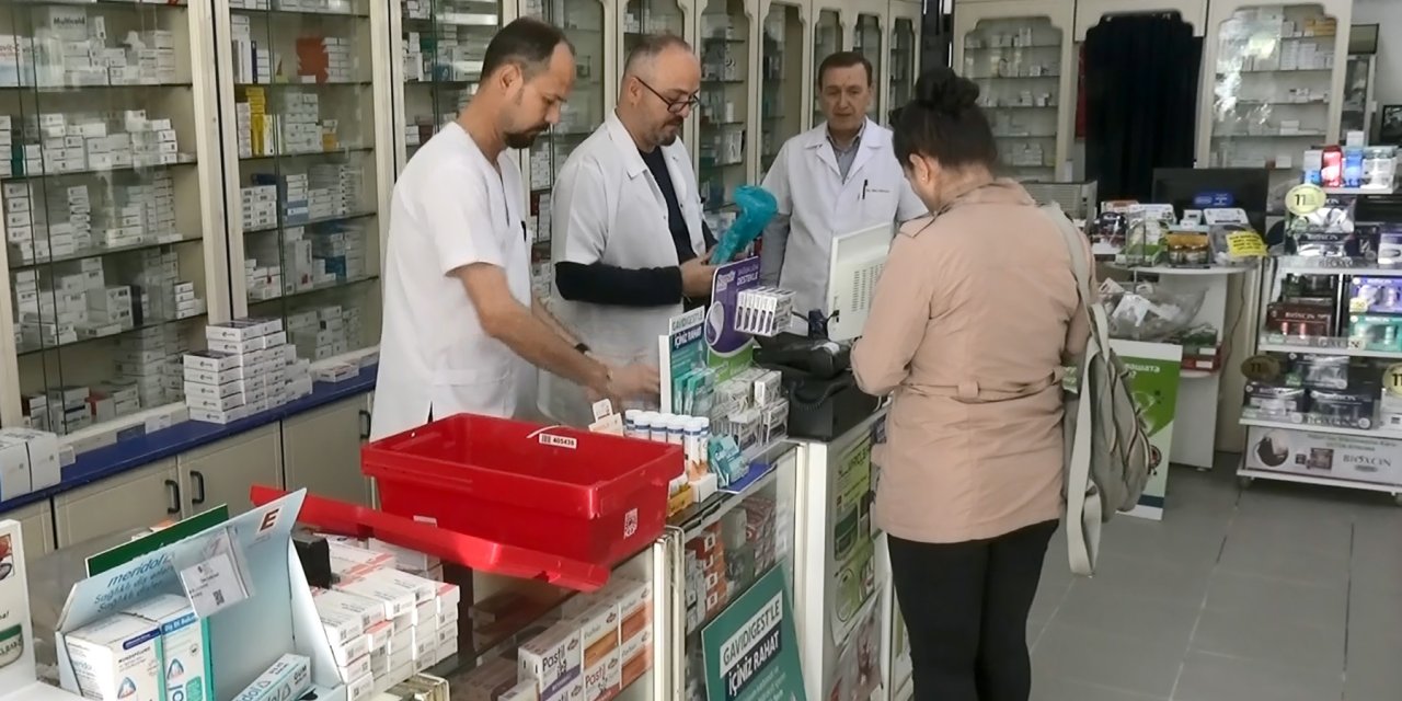 Edirne'de Eczanelerde Bulgar Ve Yunan Turist Yoğunluğu