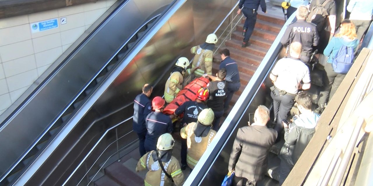 4.levent Metro İstasyonunda İntihar Girişimi: Seferler İptal Oldu, Ulaşım Kilitlendi-1