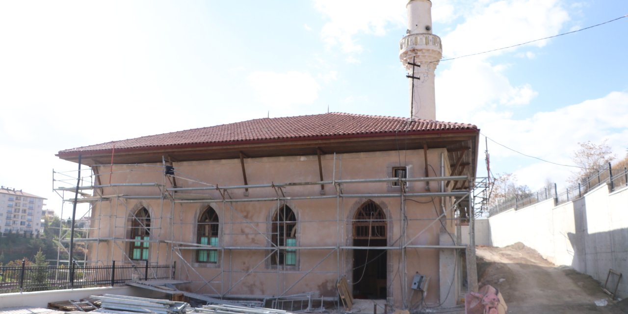 Tarihi Camideki Restorasyon, Kalem İşçiliklerini Ortaya Çıkardı