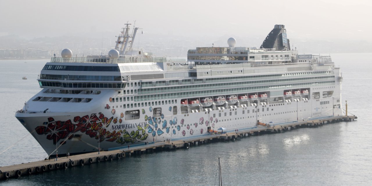 1753 Turistin Bulunduğu Kruvaziyer, Alanya'ya Demirledi