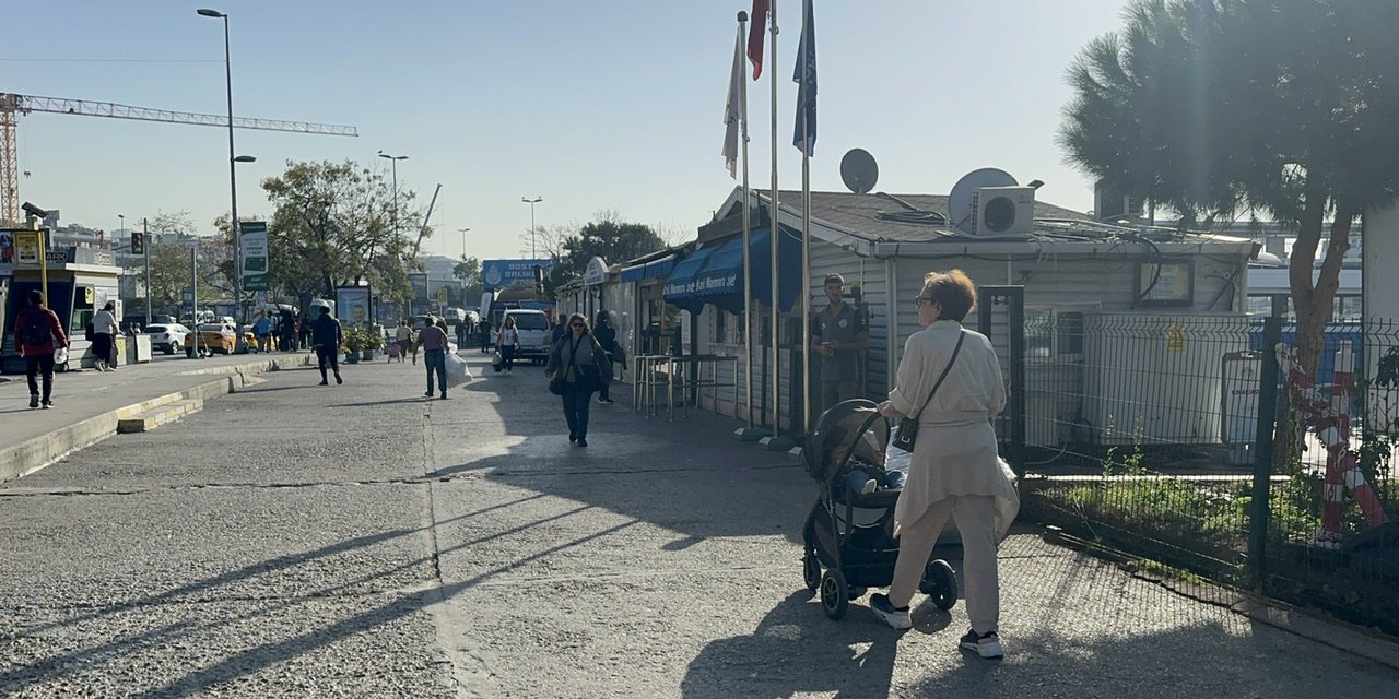 Adalar'da Yolcu Teknesinin Dümeni Kilitlendi
