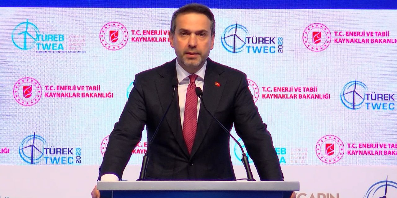 Bakan Bayraktar: Elektrik İhtiyacımızı Rüzgar Enerjisinden Sağlamayı Hedefliyoruz