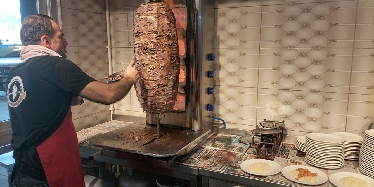 Kaymakam yediği döneri beğenmedi hesabı ödemedi